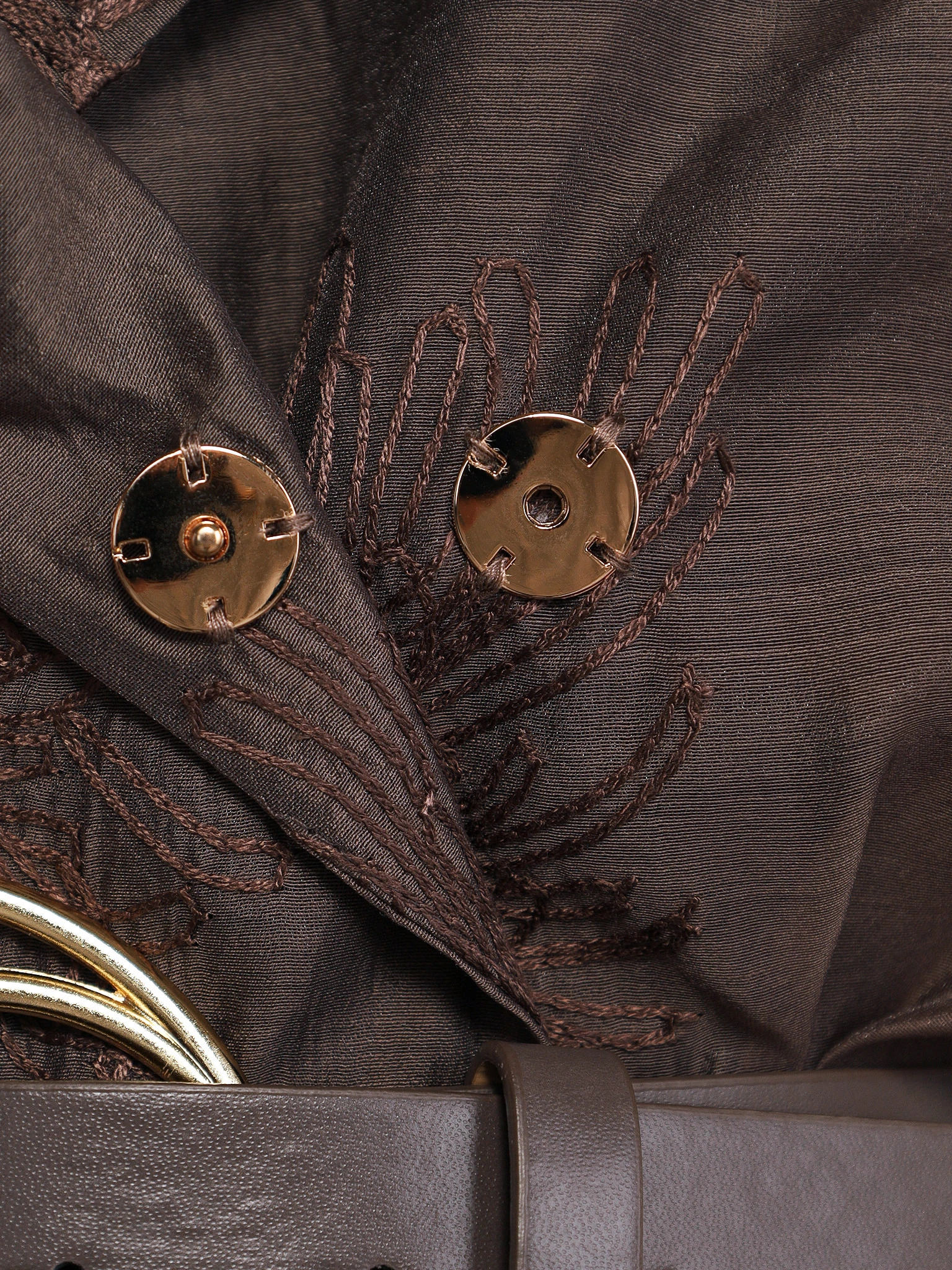 Блуза коричневого цвета прямого кроя с узорами